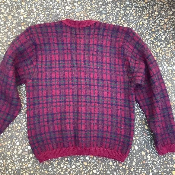 Vintage Edinburgh fuzzy mohair plaid red green Christmas sweater M England - Picture 4 of 7